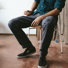 The Slim Chino in Organic Charcoal: Alternate Image 4