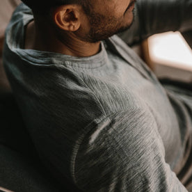 fit model wearing The Merino Henley, shoulder