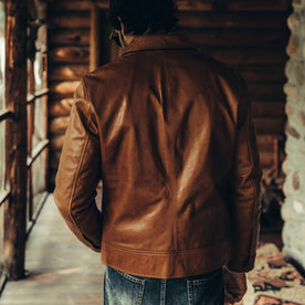 fit model wearing The Cuyama Jacket in Cognac, back shot