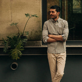 fit model wearing The Jack in Pebble Plaid, arms crossed