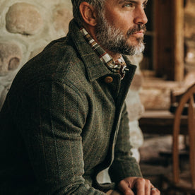 fit model wearing The Ojai Jacket in Olive Tweed Herringbone, looking right