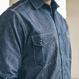 The Utility Shirt in Indigo Salt & Pepper Chambray fit model
