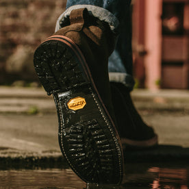 Our fit model wearing The Chukka in Loden Suede.
