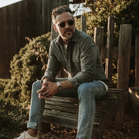 our fit model wearing The Yosemite Shirt in Slate