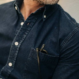 our fit model wearing The Jack in Indigo Oxford