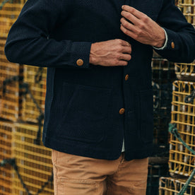 fit model wearing The Ojai Jacket in Indigo Diamond Plate, cropped shot chest down
